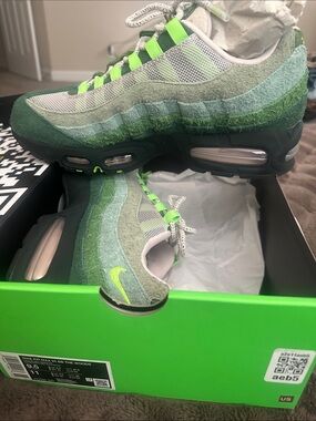 Nike Air Max 95 Green Gradient Suede Sneakers